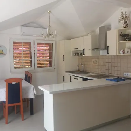 Maja's Place *
